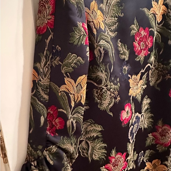 NWT Rosetta Getty
Long-Sleeve Floral-Jacquard Stretch Satin Shift dress size… - Picture 10 of 13